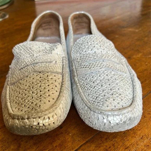 Johnston and Murphy silver and cream penny loafers size 10 - Picture 2 of 15